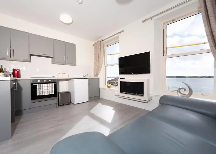 Unit 2 Island View Apartments With Stunning Harbour View