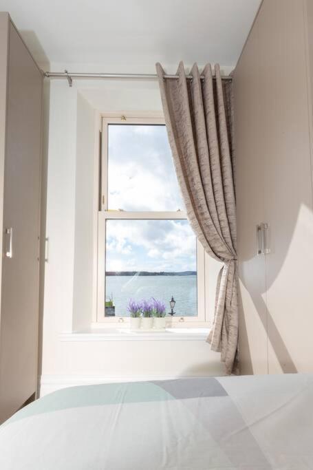 Apartment Unit 2 Island View With Stunning Harbour View *