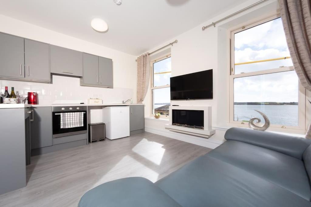 Apartment Unit 2 Island View With Stunning Harbour View *